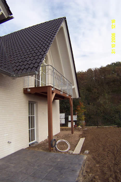 BLICK | Gartenseite, der Balkon